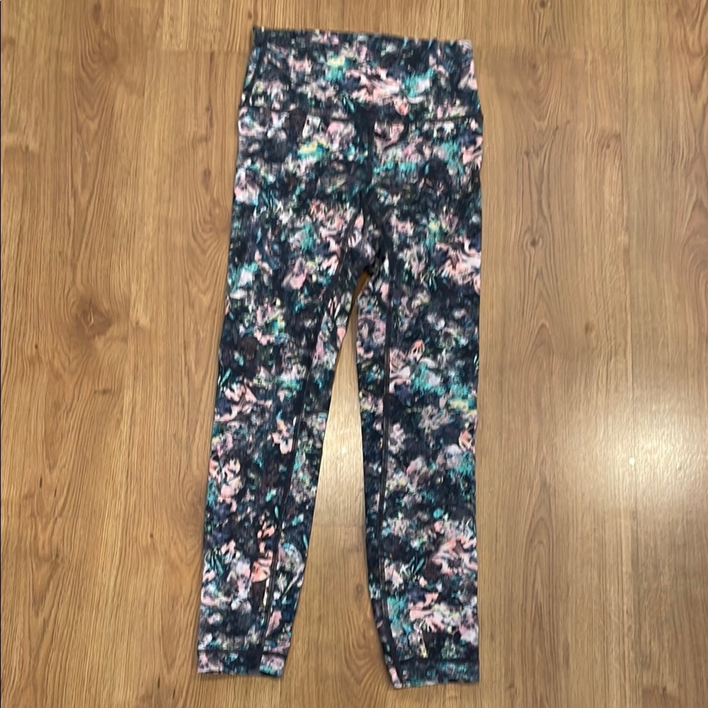 Lululemon Wunder Under Legging size 4 EUC